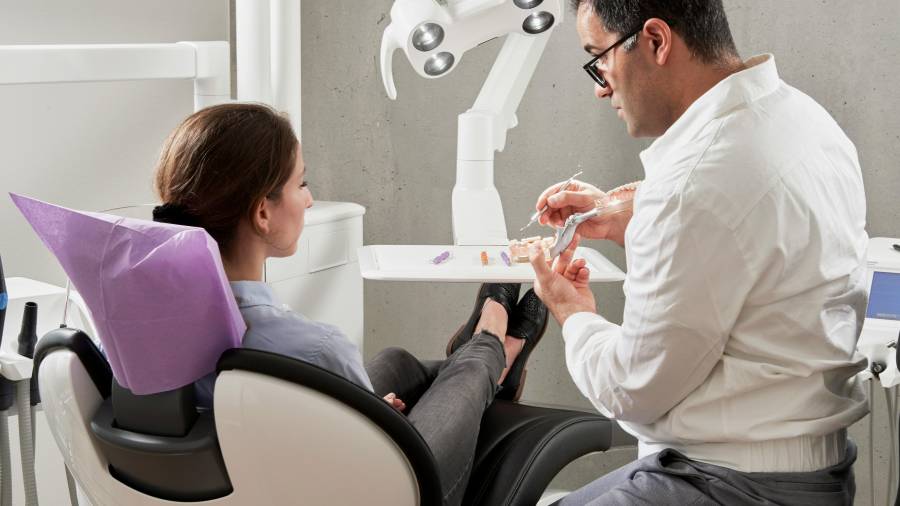 Especialistas en salud bucal advierten que la falta de atención oportuna en la dentición infantil puede derivar en complicaciones en la salud general.