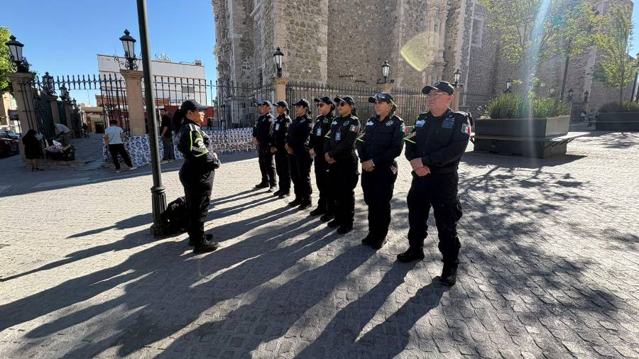 Elementos de la Comisaría de Seguridad y Protección Ciudadana mantienen presencia preventiva en museos, plazas y parques de Saltillo durante el periodo vacacional de Semana Santa.