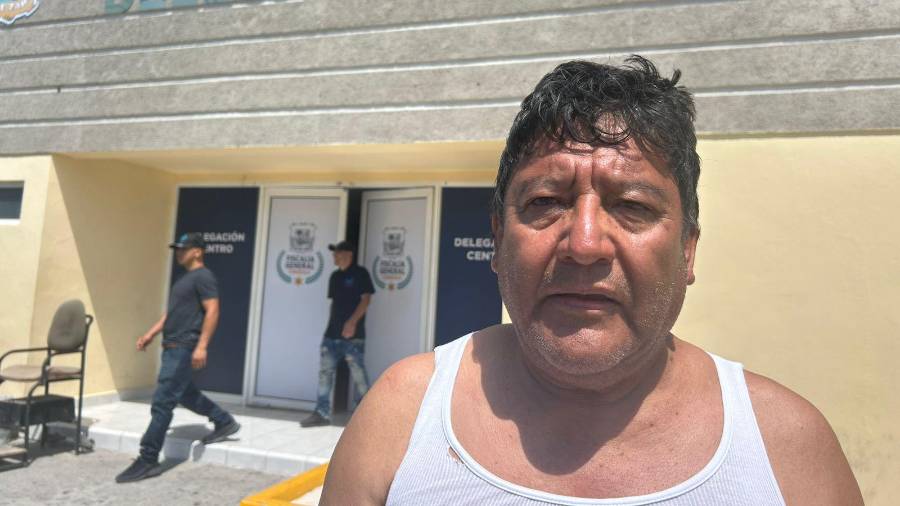 Alberto Reyna fue detenido junto con otros nueve exobreros de Altos Hornos de México.