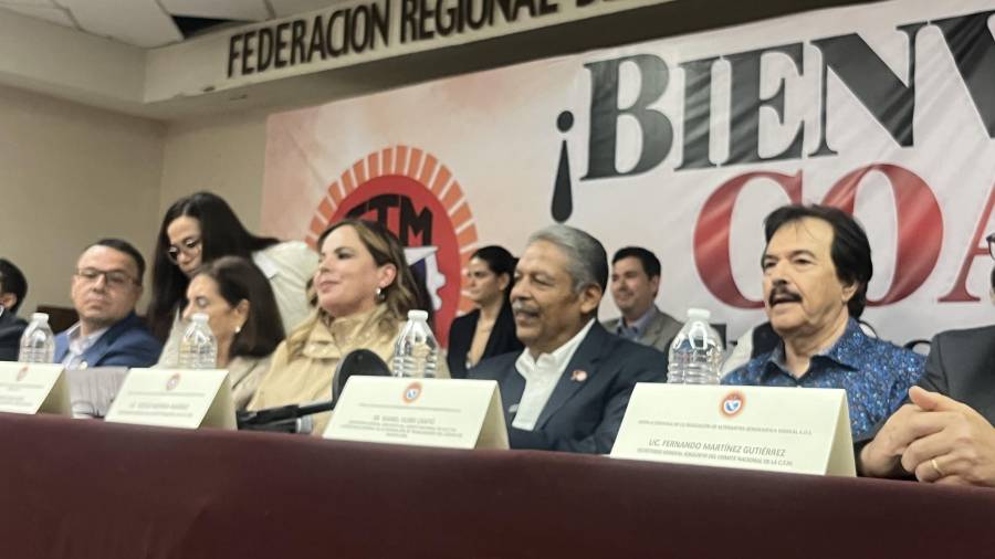 Medina encabezó una reunión con miembros del Comité Nacional de la CTM, así como de sindicatos de otros países.