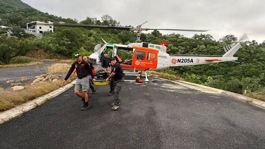 Muere pareja tras caer en cuatrimoto a barranco de 100 metros en Montemorelos (video)