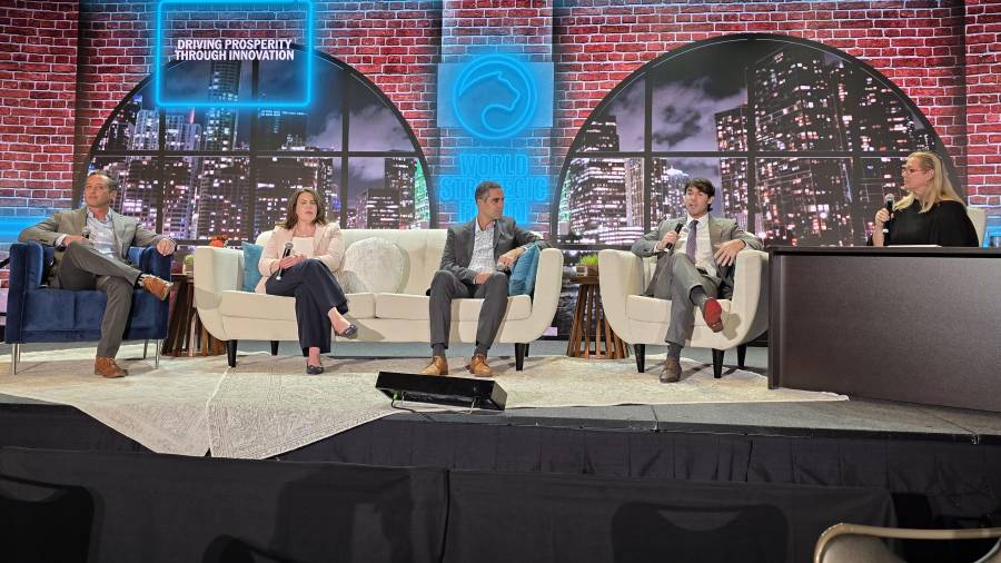 Lideres del sector energético coinciden en que el auge de la IA provocó una demanda energética sin precedentes, mientras los consumidores estadounidenses sufren un aumento de los costes de la electricidad.