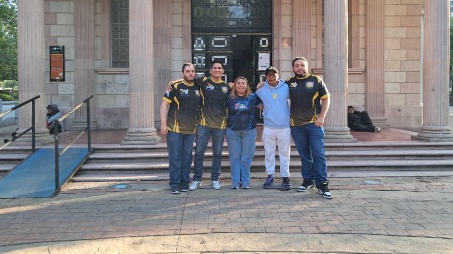Jugadores saltillenses que participaron en el regional de Pokémon en Querétaro compartieron sus experiencias en el competitivo, destacando el nivel del torneo, la convivencia y el crecimiento de la comunidad local.