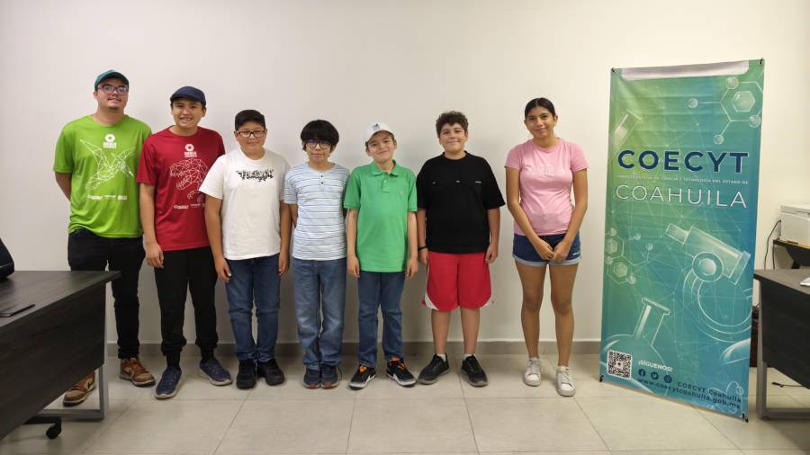 Alumnos de Saltillo participaron en la aplicación del examen para integrar la selección estatal de la OMMEB.