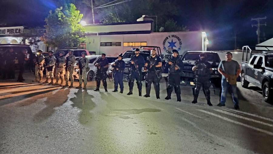 El operativo se desarrolló mediante una orden de cateo en una vivienda de la colonia Independencia Sur, donde el perímetro permaneció resguardado mientras se realizaban las diligencias de inspección.