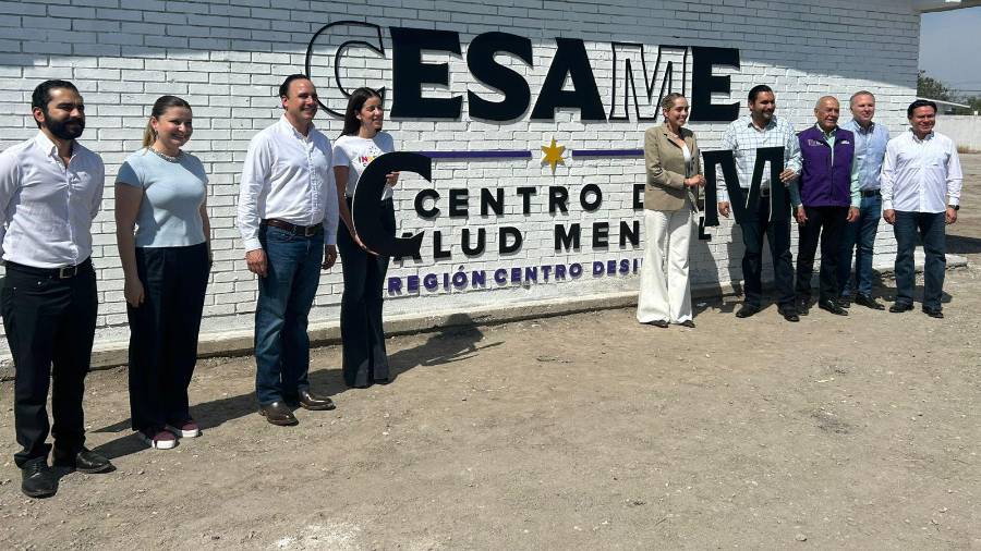 El gobernador Manolo Jiménez Salinas encabezó el arranque de la obra, acompañado por Paola Rodríguez de Inspira Coahuila.