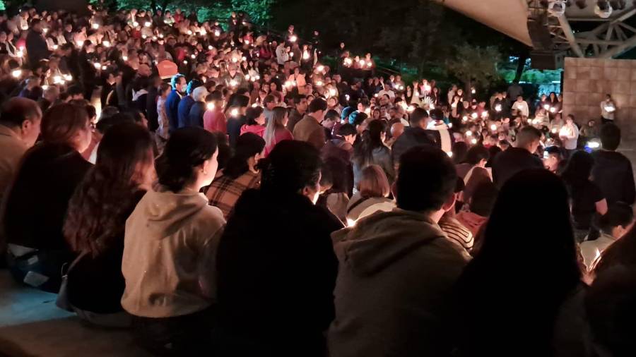 El evento destacó por la gran convocatoria y la devoción mostrada por los asistentes.