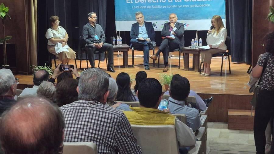 El foro “El Derecho a la Ciudad: la ciudad se construye con participación”, se convirtió en un espacio de diálogo orientado a reflexionar sobre la construcción de entornos urbanos más incluyentes mediante la intervención activa de la sociedad.