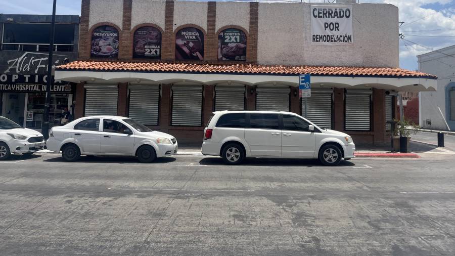 El histórico restaurante Principal de la Zona Centro permanece cerrado por remodelación tras más de cinco décadas de operación en la calle Allende.