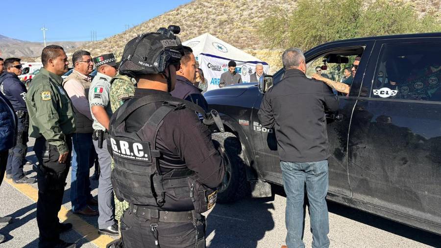 El alcalde Víctor Manuel Leija Vega supervisó el arranque del Operativo Bienvenido Paisano en Cuatro Ciénegas.