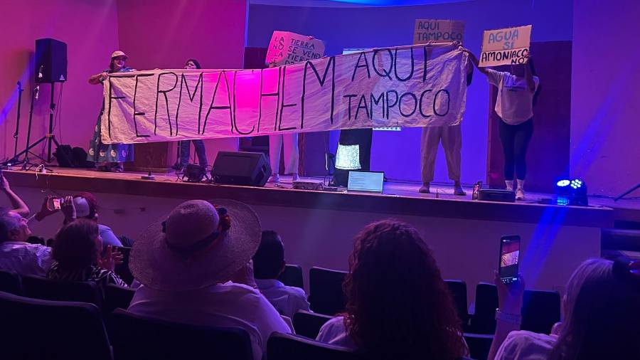 Durante el Foro Metropolitano por el Agua y el Territorio, asistentes se manifestaron contra proyectos que consideran una amenaza para los recursos naturales de La Laguna.
