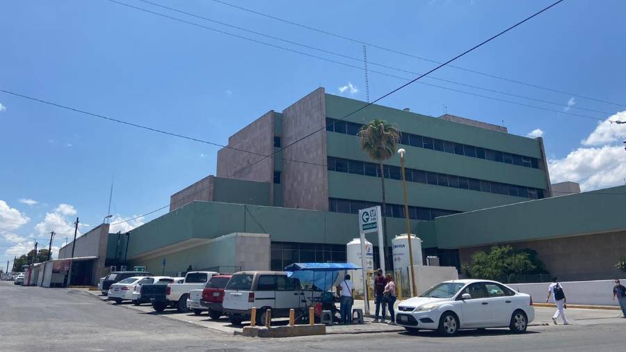 La mujer permaneció varios días hospitalizada en la Clínica 7 del IMSS antes de su fallecimiento.