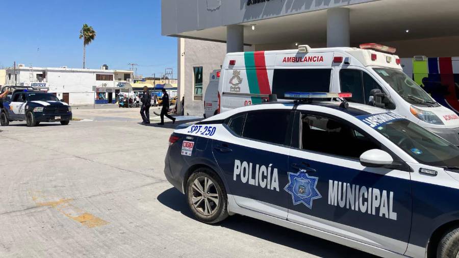 El afectado fue trasladado de urgencia al Hospital General Amparo Pape de Benavides, donde quedó bajo observación médica.