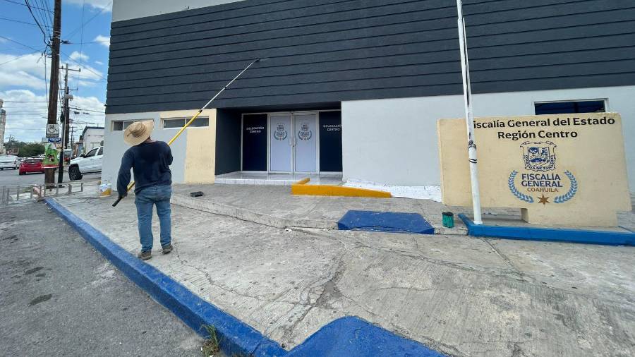 La Fiscalía General del Estado inició trabajos de remodelación en la Delegación Regional Centro para mejorar la atención a la ciudadanía y ofrecer espacios más funcionales tanto para usuarios como para el personal.