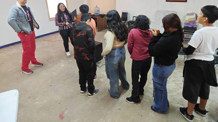 Especialistas en Psicología dialogaron con adolescentes sobre diversidad sexual y derechos humanos.