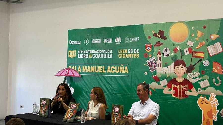 En la Feria Internacional del Libro Coahuila 2026 (FILC) se presentó el cuento ilustrado “Eli, la jirafa sin manchas” de Lorena González.
