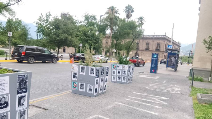 Fundenl denunció que el gobierno de Samuel García colocó maceteros para cubrir la Plaza de los Desaparecidos antes del Mundial 2026.