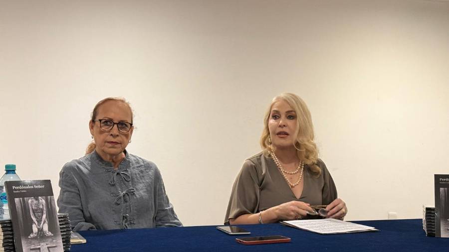 Sandra Valdez, autora del libro “Perdónalos Señor”, narra los abusos que sufrió de parte de un sacerdote de la iglesia católica, en Nuevo León.