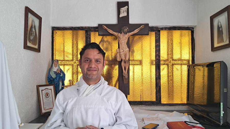 Vicente Eliamar Vega Carrales, rector del templo de Nuestra Señora de los Dolores, explicó que la Cuaresma es un tiempo de preparación interior para vivir la pasión, muerte y resurrección de Jesucristo.