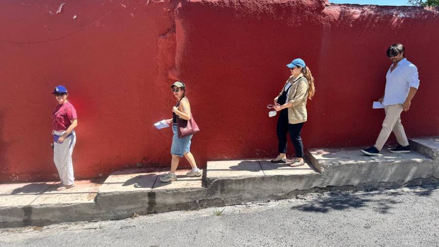 Ciudadanas recorrieron el Centro Histórico de Saltillo para identificar elementos de identidad y memoria.