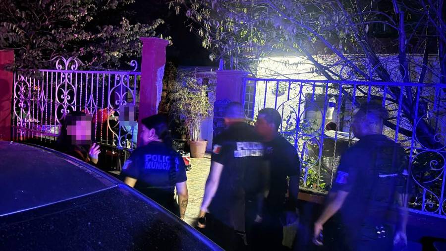 Los agentes entrevistaron a la madre de la adolescente para conocer lo ocurrido.