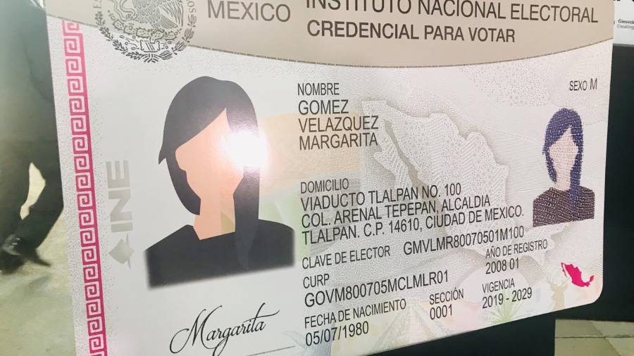 Los ciudadanos pueden elegir que aparezca su identidad de género autopercibida, con las opciones de Hombre (H), Mujer (M) o No Binario (NB).