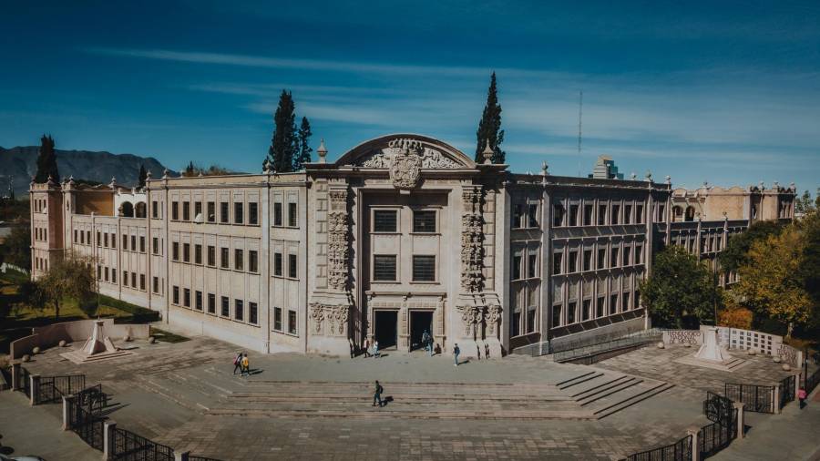 Diseñado en 1944 con la intención de albergar la Universidad de Coahuila, cuando se terminó su construcción en 1950 se inauguró formalmente el Instituto Tecnológico de Saltillo.