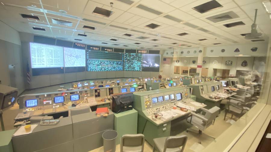 El espacio es implacable: los márgenes de error que demanda, mínimos. Lo sorprendente no es que una decena de astronautas haya muerto, sino que no hayan muerto más.