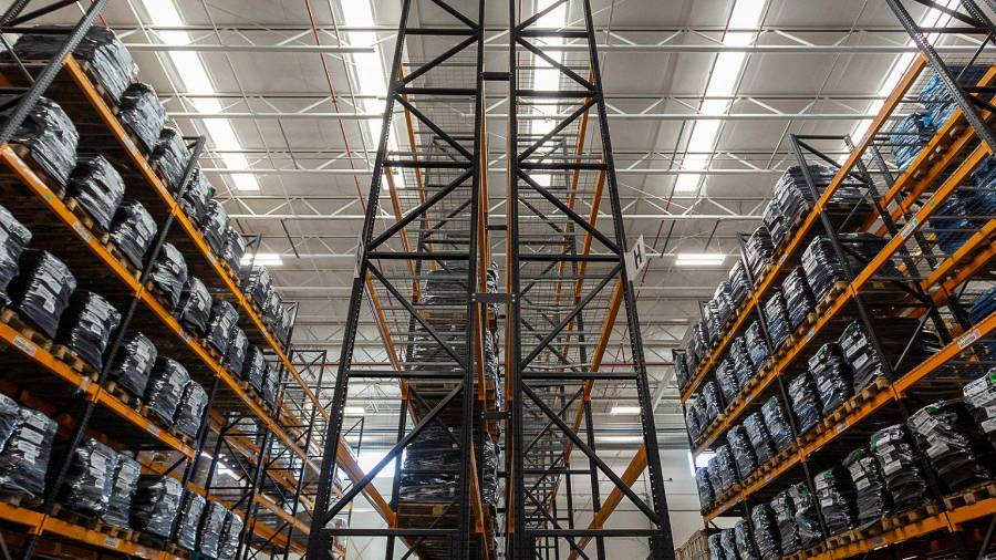 El sector industrial anotó su baja más significativa desde el menos 3.11 por ciento de septiembre del año pasado.