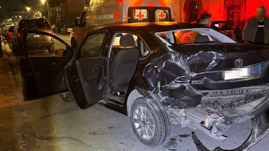 La unidad responsable huyó del lugar luego del choque registrado durante la madrugada.