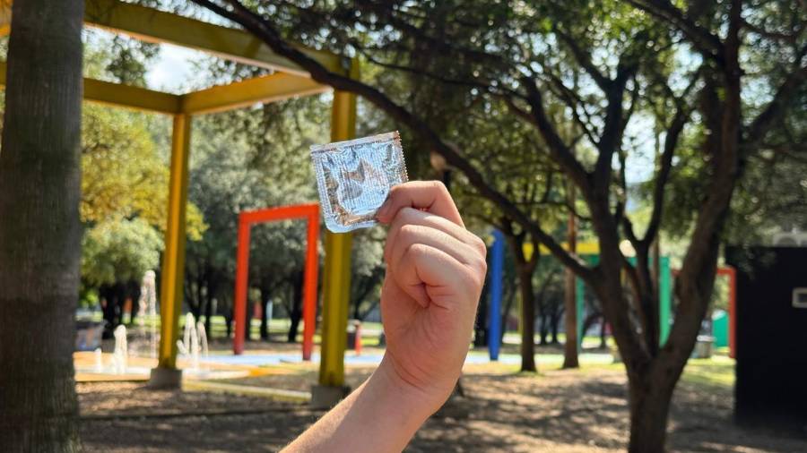 Durante la celebración del Mundial, en Nuevo León, la Secretaría de Salud a través del Coesida repartirá un total de 200 mil condones ante el incremento de enfermedades de transmisión sexual en este tipo de eventos.