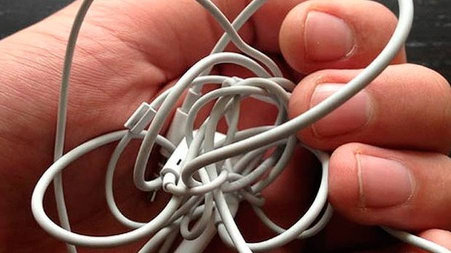 ¿Por qué se enredan los audífonos?, consejos para evitar este problema