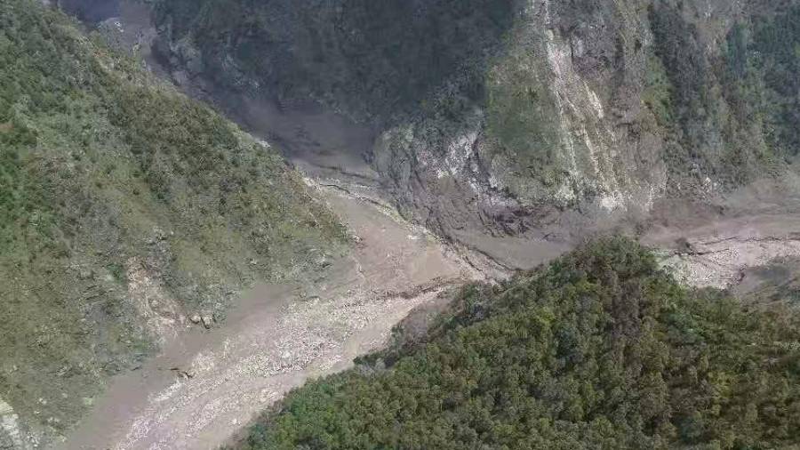 La zona afectada por un deslizamiento de tierra cerca del puerto de Gyirong, el miércoles 26 de agosto de 2026, en la Región Autónoma del Tíbet, en el suroeste de China.