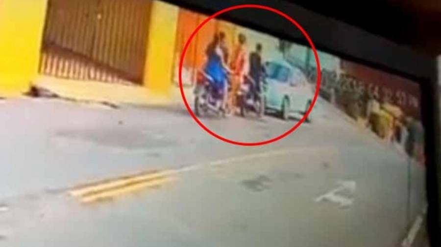 Mujer mata a su esposo a balazos, lo encontró con su amante en motel