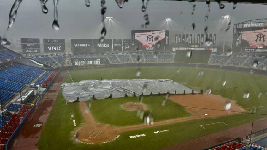 El terreno del Walmart Park quedó sin condiciones para jugar tras la tormenta que cayó sobre Monterrey.