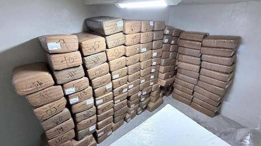 Autoridades federales aseguraron un vehículo y la droga durante la intervención en el ejido La Tuna.