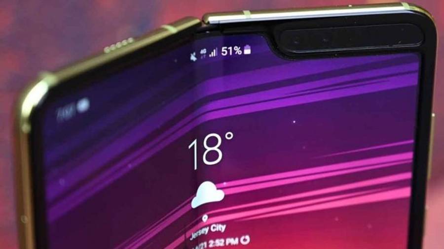 Podrías comprarte un iPhone con lo que costará cambiar la pantalla del Samsung Galaxy Fold