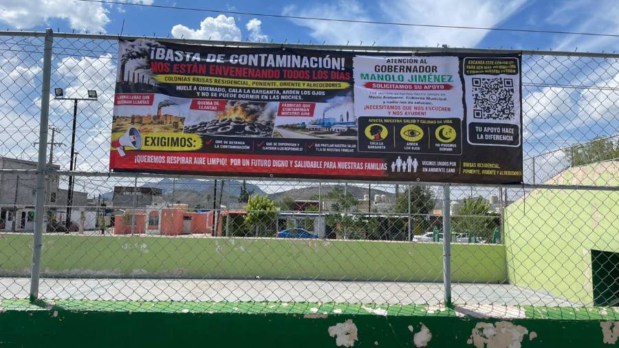 Habitantes del sector colocaron una lona para denunciar los hechos.