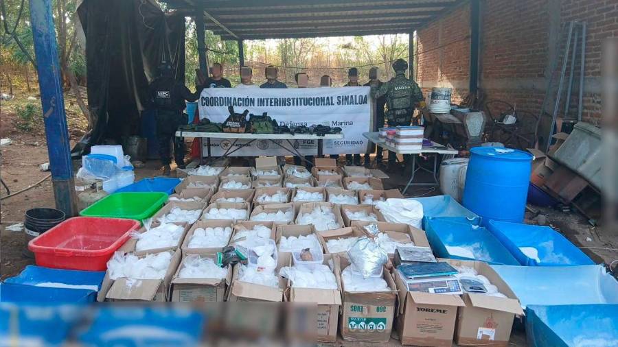 Elementos de la Secretaría de Marina (Semar), a través de la Armada de México, informó sobre hechos recientes en los que se detuvieron a siete personas y se aseguraron un laboratorio clandestino y una bodega, en el estado de Sinaloa.