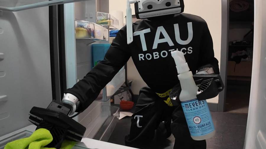 Por el momento, Tau Robotics puso en marcha los servicios de robots humanoides como Chelsea y Elon que realizan tareas domésticas tales como pasar la aspiradora o limpiar las encimeras de la cocina.