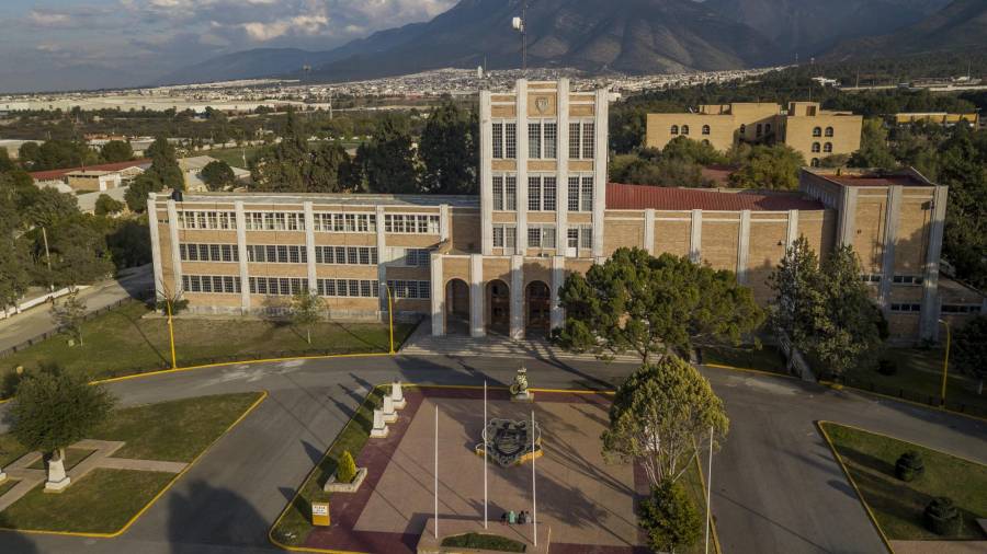 La que iniciara hace 100 años como Escuela Regional se ha convertido en una Universidad de donde han egresado miles de estudiantes de todo México, y también del extranjero.