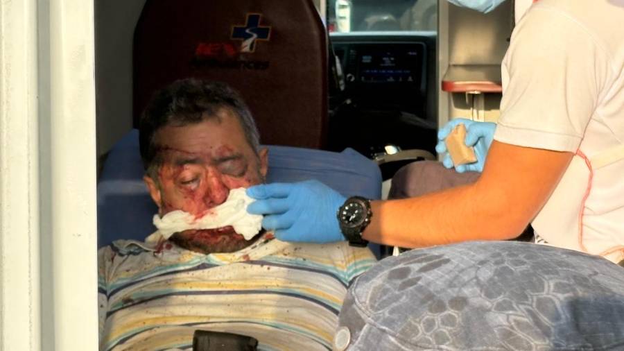 La víctima fue atendido por paramédicos de la Cruz Roja.