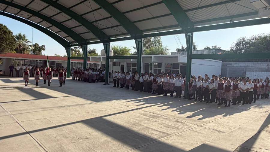 La Escuela Normal de Coahuila está de manteles largos, al celebrar su octavo aniversario.