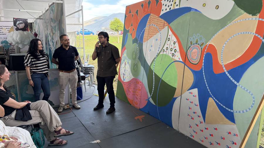 Inspirados en Cuatrociénegas, crean mural dedicado a la niñez y la adolescencia en la FIL Coahuila