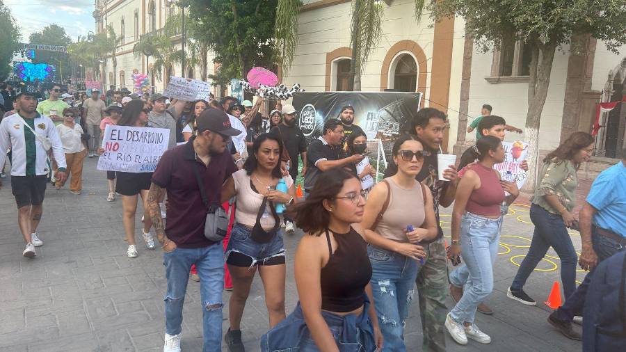 Ciudadanos de La Laguna recorrieron las calles de Lerdo para expresar su rechazo a la instalación de la planta de fertilizantes Fermachem.