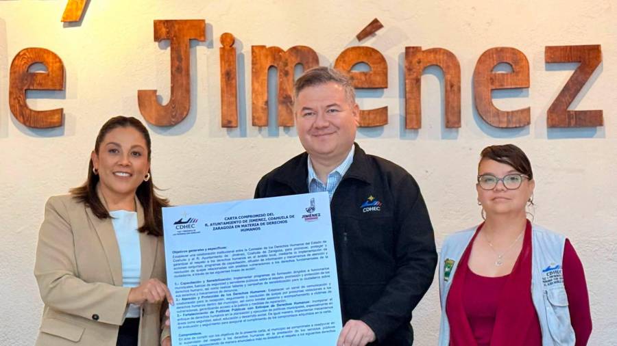 La alcaldesa de Jiménez, Coahuila, Claudia Maribel González Espinoza, encabezó la firma de la Carta Compromiso en materia de Derechos Humanos.