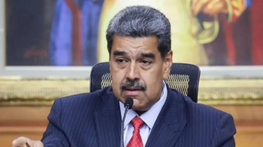 Aunque Maduro ha afirmado repetidamente que goza de la lealtad de sus aliados y de la población, el dictador se ha vuelto cauteloso con su círculo íntimo y está buscando ayuda externa.