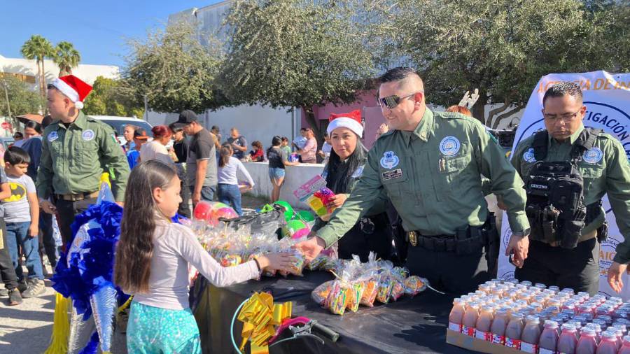 La celebración incluyó la presencia de Santa Claus y botargas para las y los asistentes.