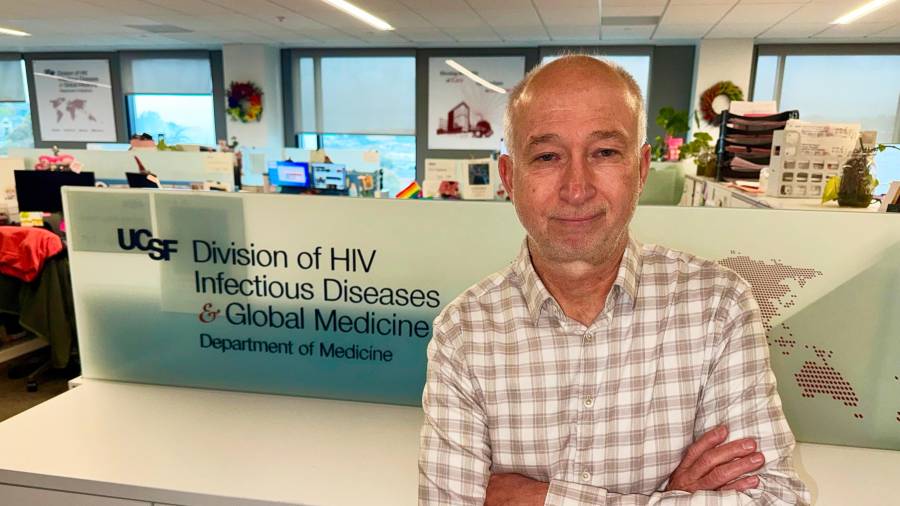 El Dr. Steven Deeks en la División de Enfermedades Infecciosas por VIH y Medicina Global de la UCSF, el 5 de mayo de 2026, en San Francisco.