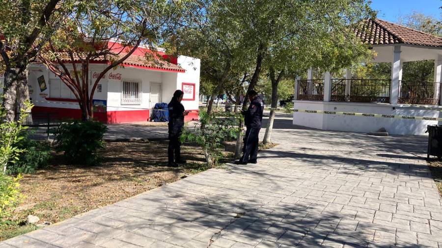 El kiosco de la plaza del sector El Pueblo, donde la víctima permanecía pese a las bajas temperaturas.